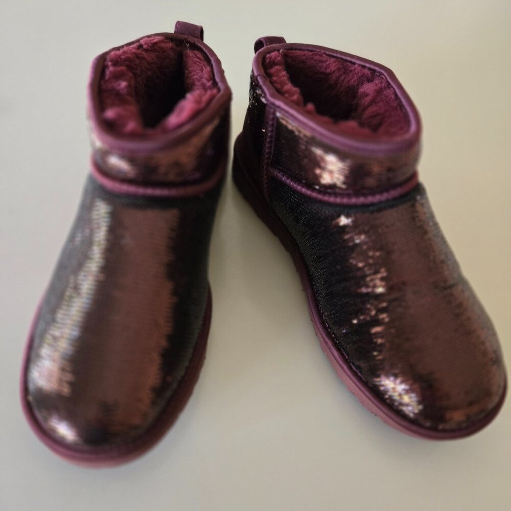 Ugg womens size 9 sequin bootie